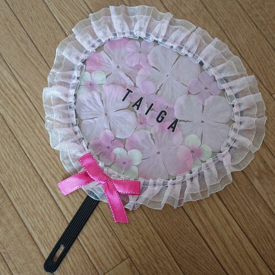 スケルトン うちわ インスタ映えで文化祭でも注目を浴びる 女性高生に人気の文化祭うちわの作り方