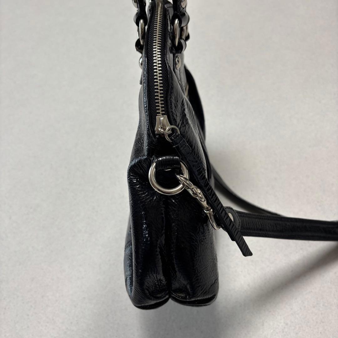 coach black enamel shoulder bag Y2K