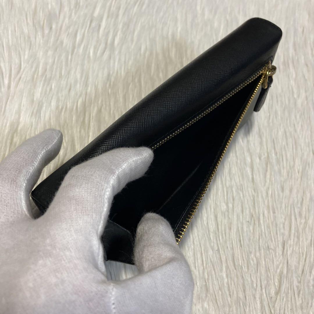 特別価格　送料無料　PRADA プラダ　長財布　黒　パスケース　チェーン