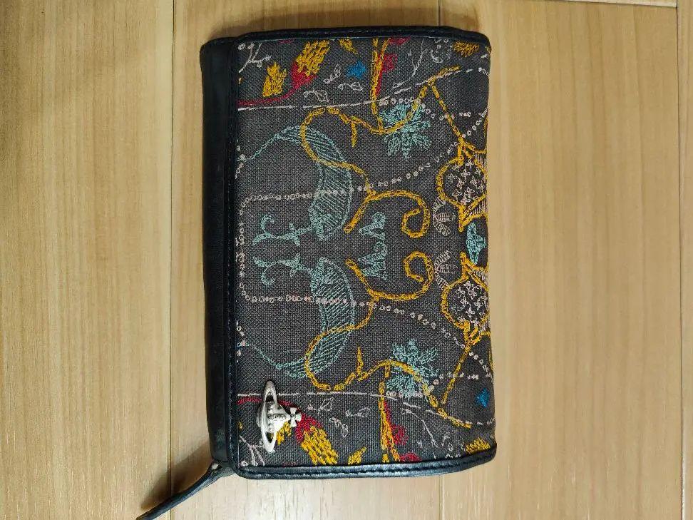 ヴィヴィアンウエストウッド 折りたたみ財布 刺繍