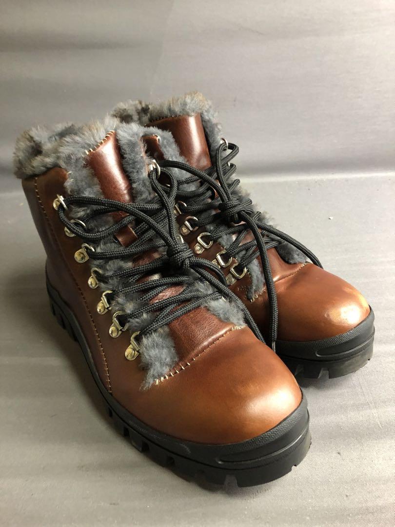 ● vibram 革　ブーツ