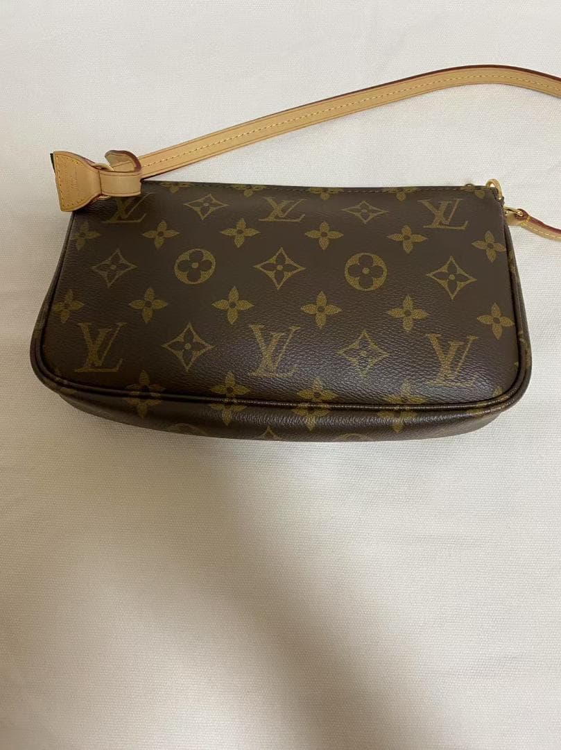 LOUIS VUITTON モノグラム ポーチ