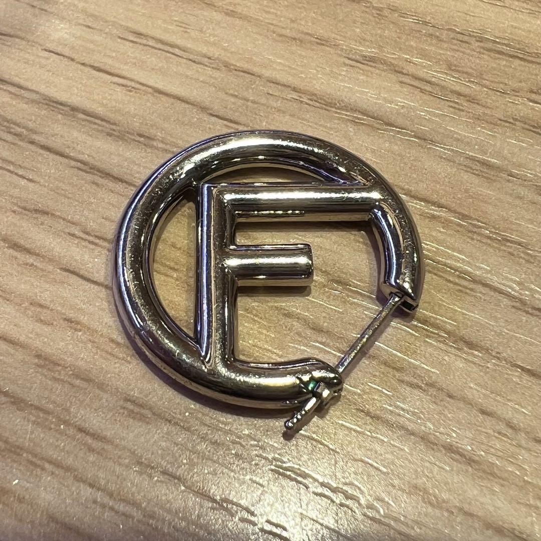 FENDI FFロゴ ピアス(片耳のみ)