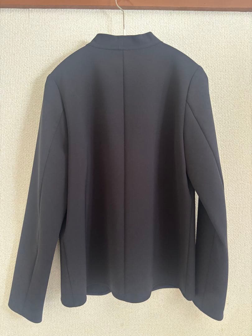 美品 soeju ストレッチファインライトジャケット ノーカラー L 濃紺 美品 soeju ストレッチファインライトジャケット ノーカラー L 濃紺