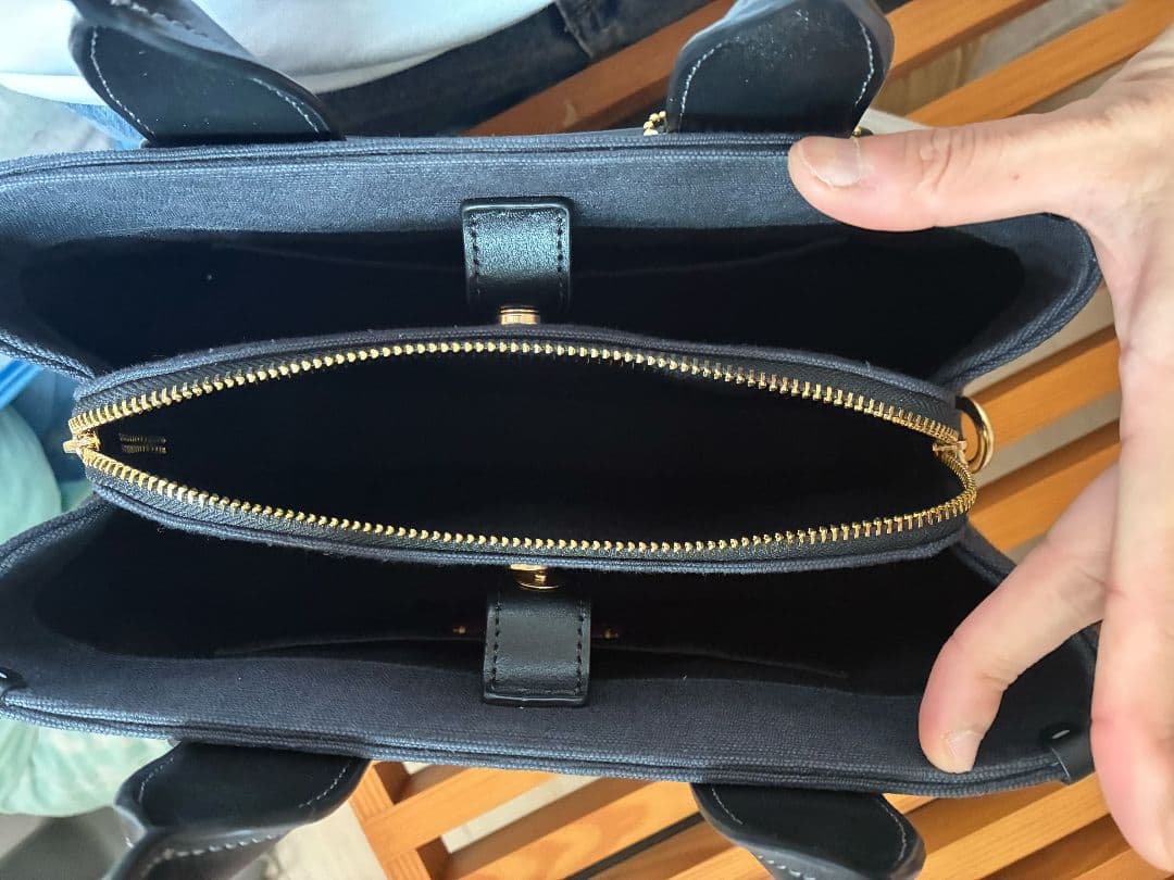 未使用COACH ダークブラックーハンドバッグ