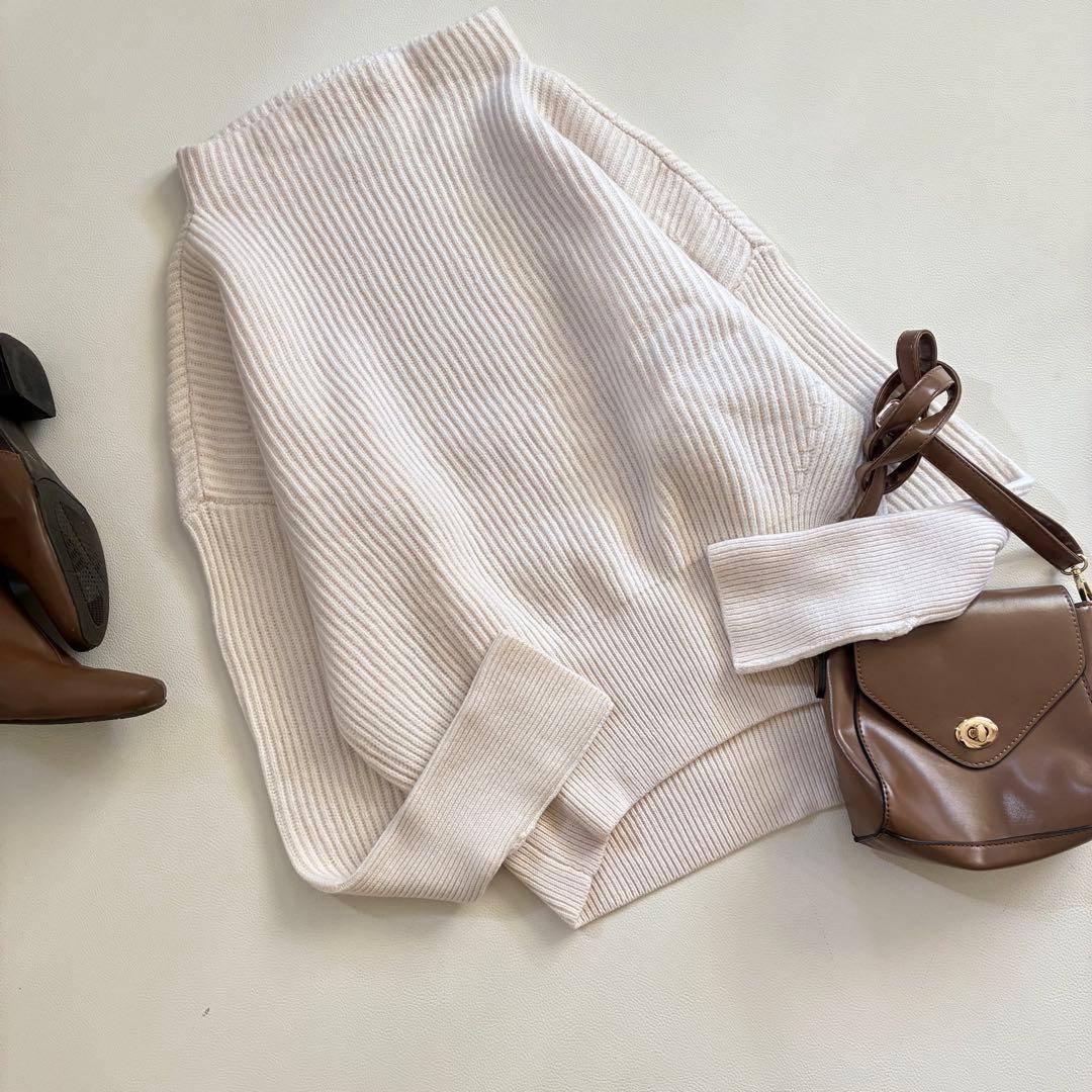 ◆美品◆5.8万◆ドゥーズィエムクラス◆ボトルネックニット◆白アイボリー◆M相当 ◆美品◆5.8万◆ドゥーズィエムクラス◆ボトルネックニット◆白アイボリー◆M相当