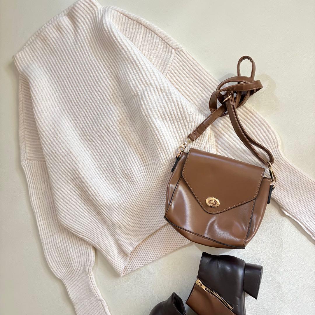 ◆美品◆5.8万◆ドゥーズィエムクラス◆ボトルネックニット◆白アイボリー◆M相当 ◆美品◆5.8万◆ドゥーズィエムクラス◆ボトルネックニット◆白アイボリー◆M相当