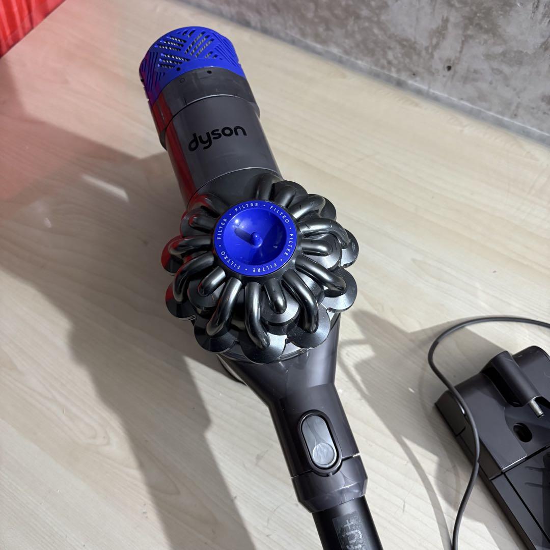 稼働品 dyson ダイソン 掃除機 v6 fluffy 本体 モーターヘッド付