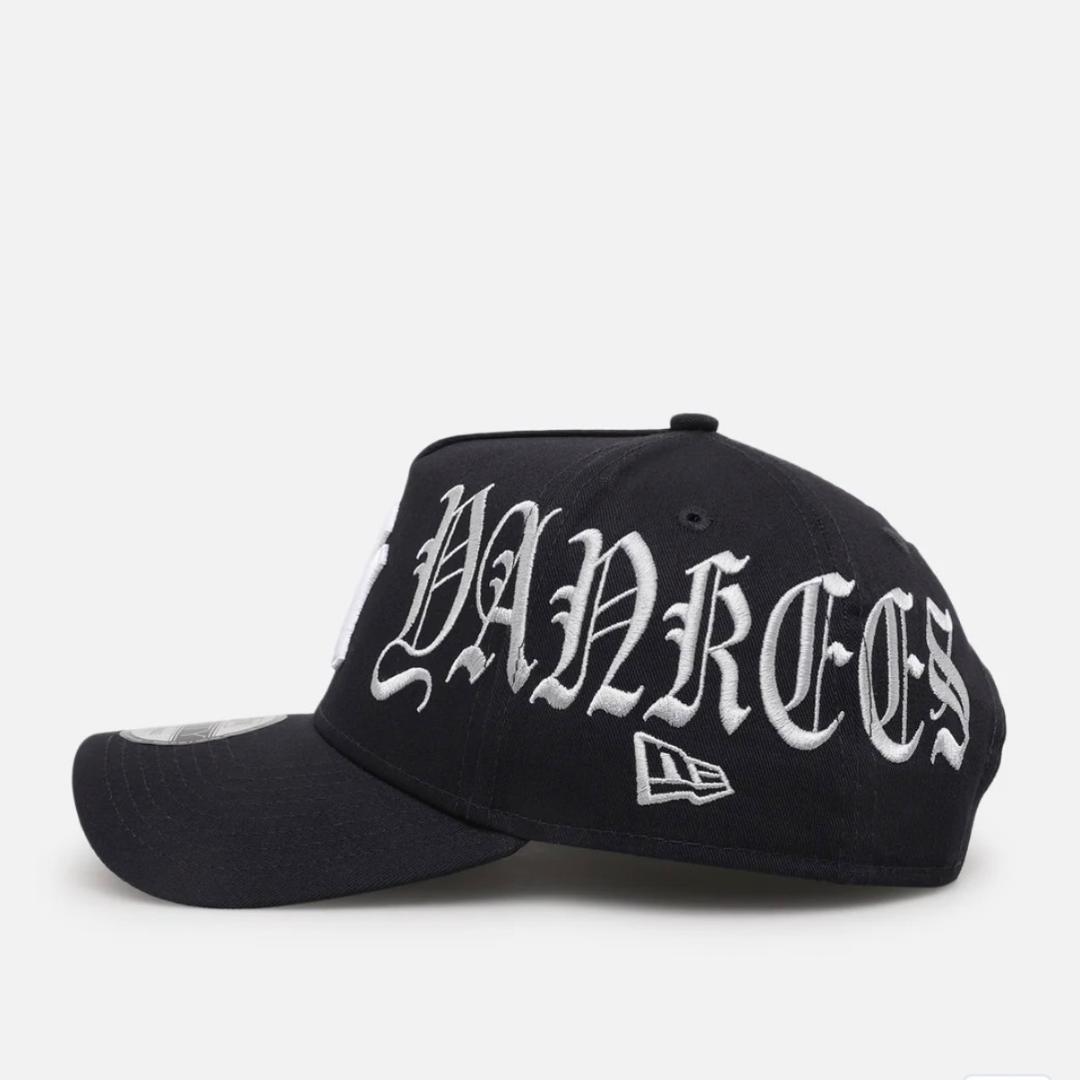 海外限定】ヤンキースゴシックスクリプト9FORTY スナップバック