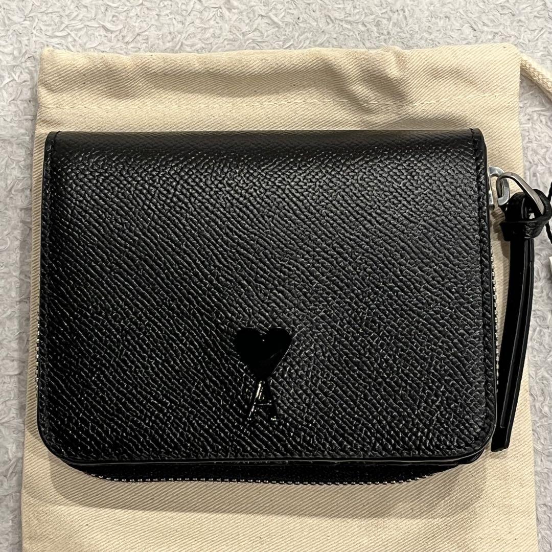 AMI PARIS ブラックレザー 二つ折り財布 保存袋付き