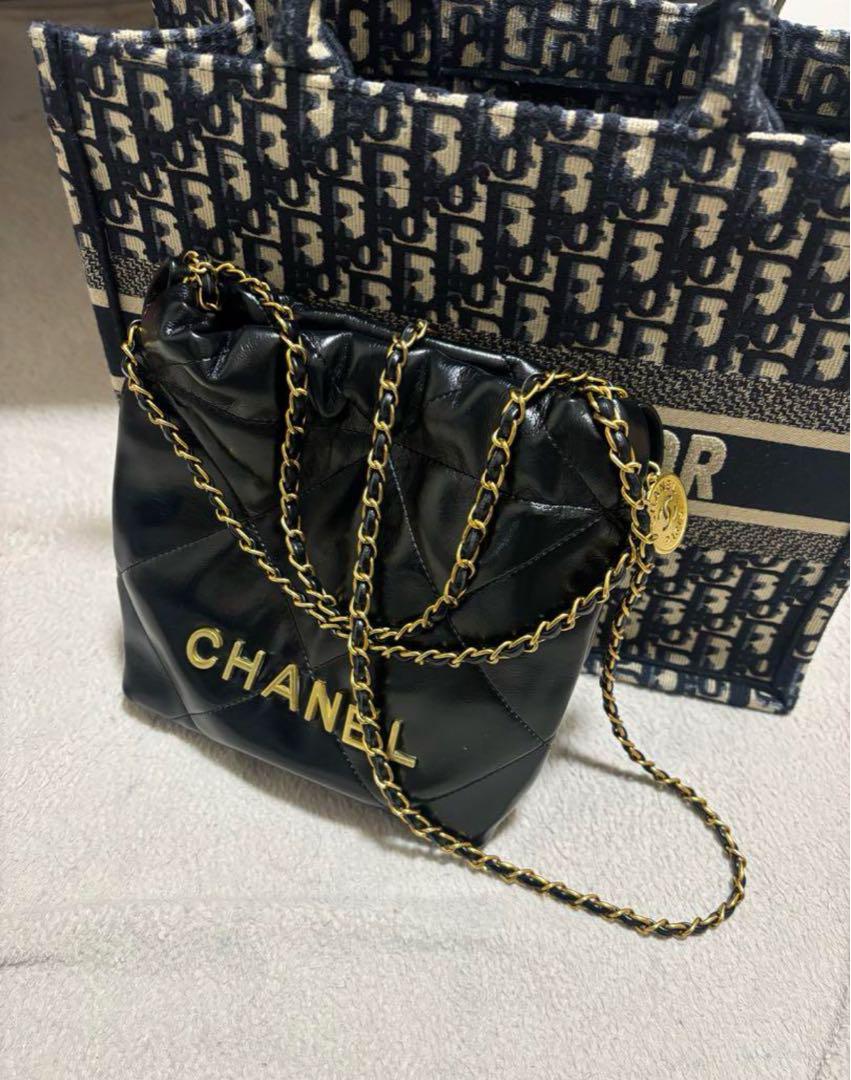 CHANEL ブラックレザーショルダーバッグ