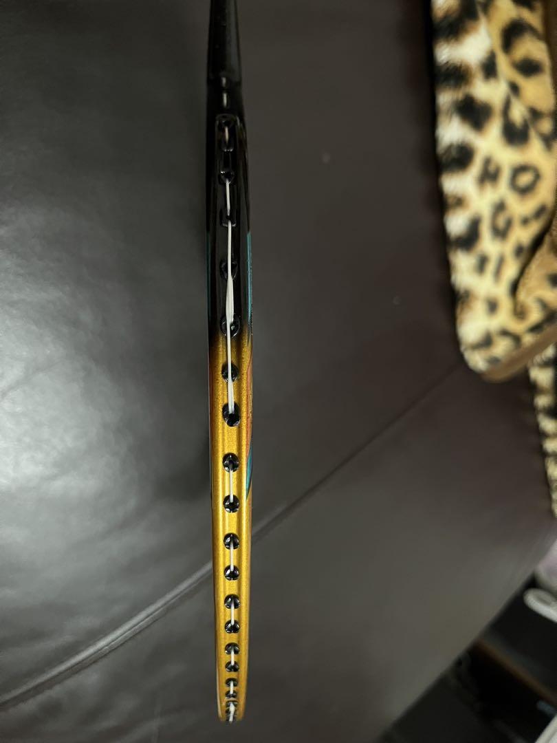バドミントンラケット88d Pro