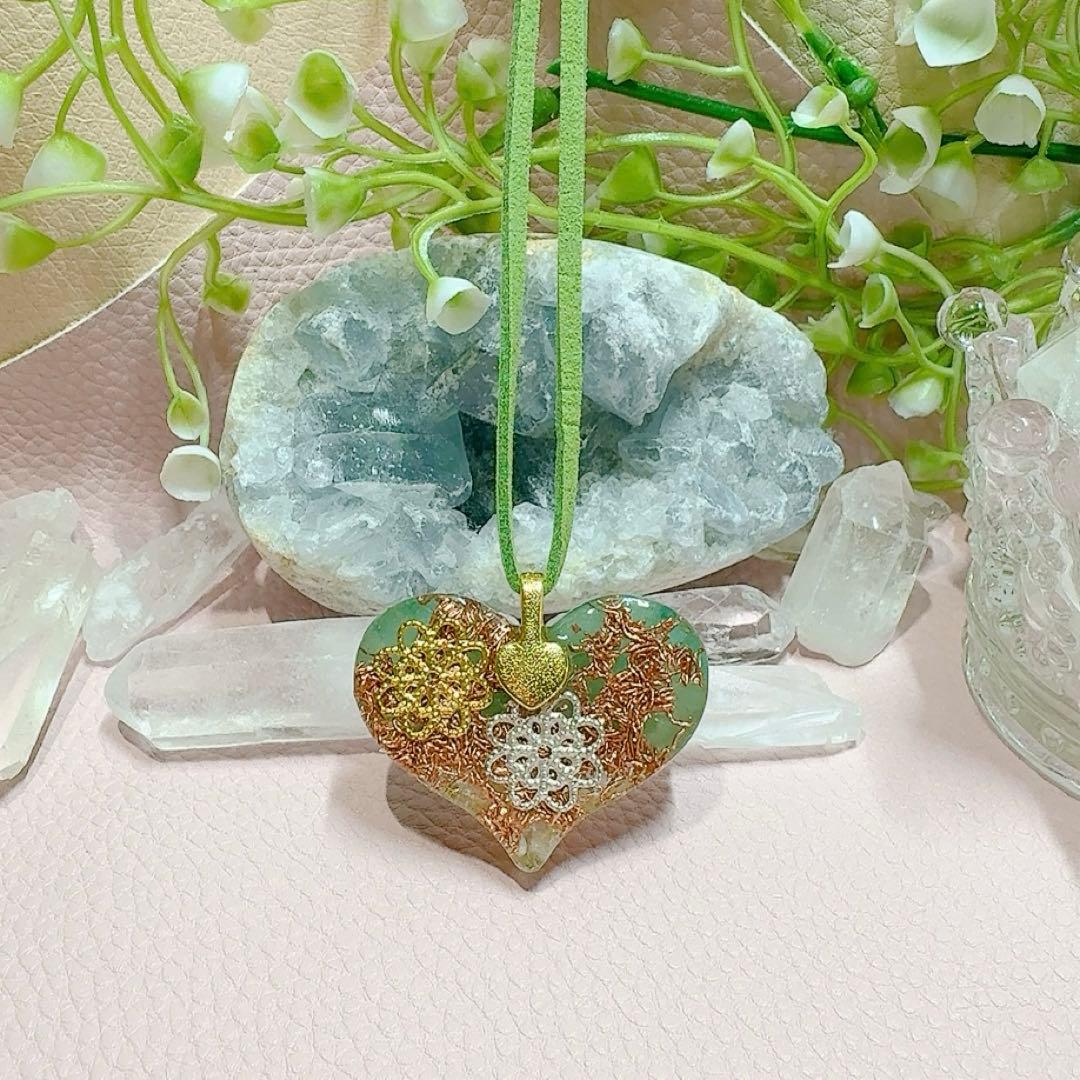 癒しのオルゴナイト❤️グリーンアベンチュリン+シトリンのハート型♡ 癒しのオルゴナイト❤️グリーンアベンチュリン+シトリンのハート型♡