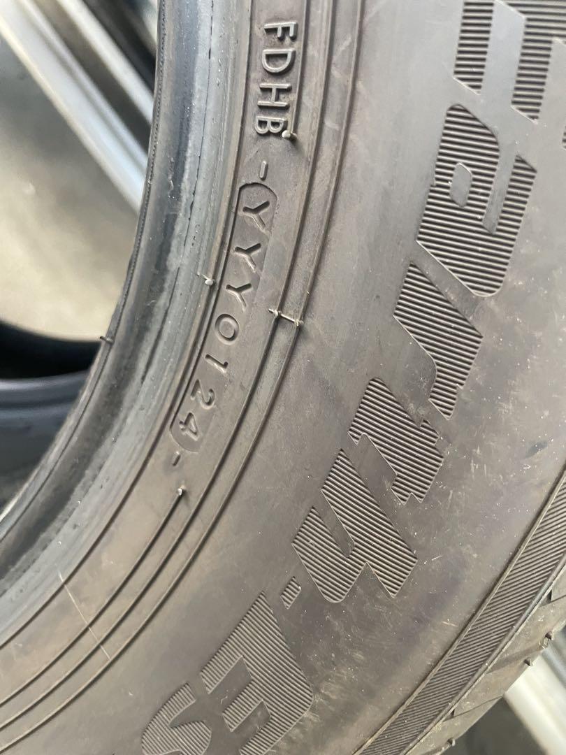 215/65R16 ブルーアース　ES32