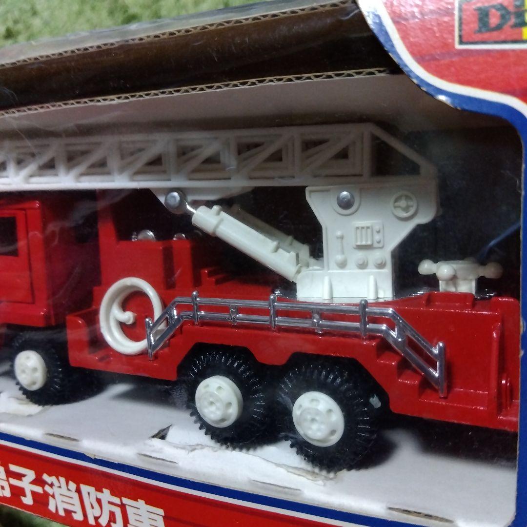 ダイヤペット　いすゞ梯子消防車　1/55　ミニカー