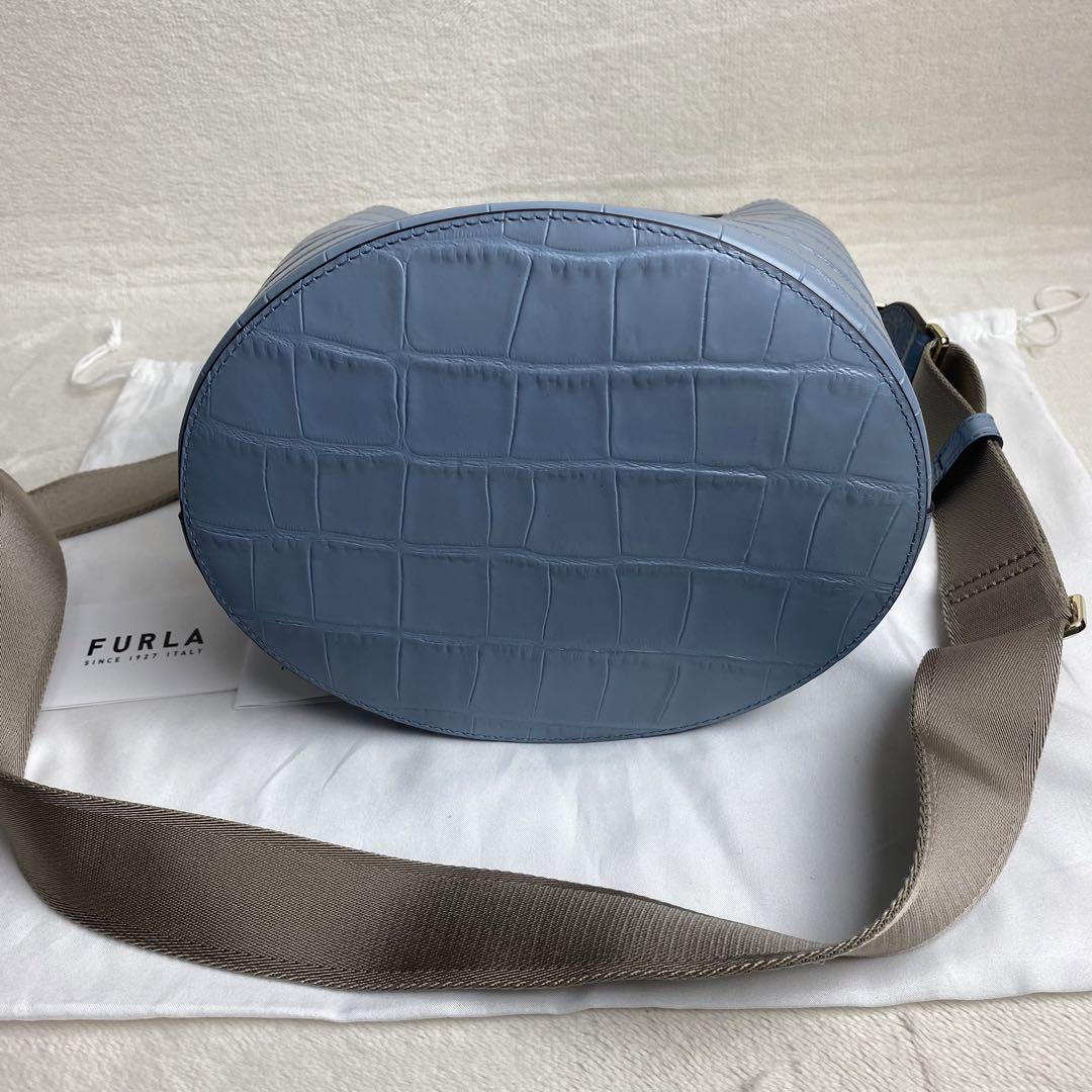 美品 フルラ レザー 2WAY ショルダーバッグ ダナエ クロコ ターンロック フルラ ダナエ ショルダーバッグ 2WAY ターンロック クロコ型押し
