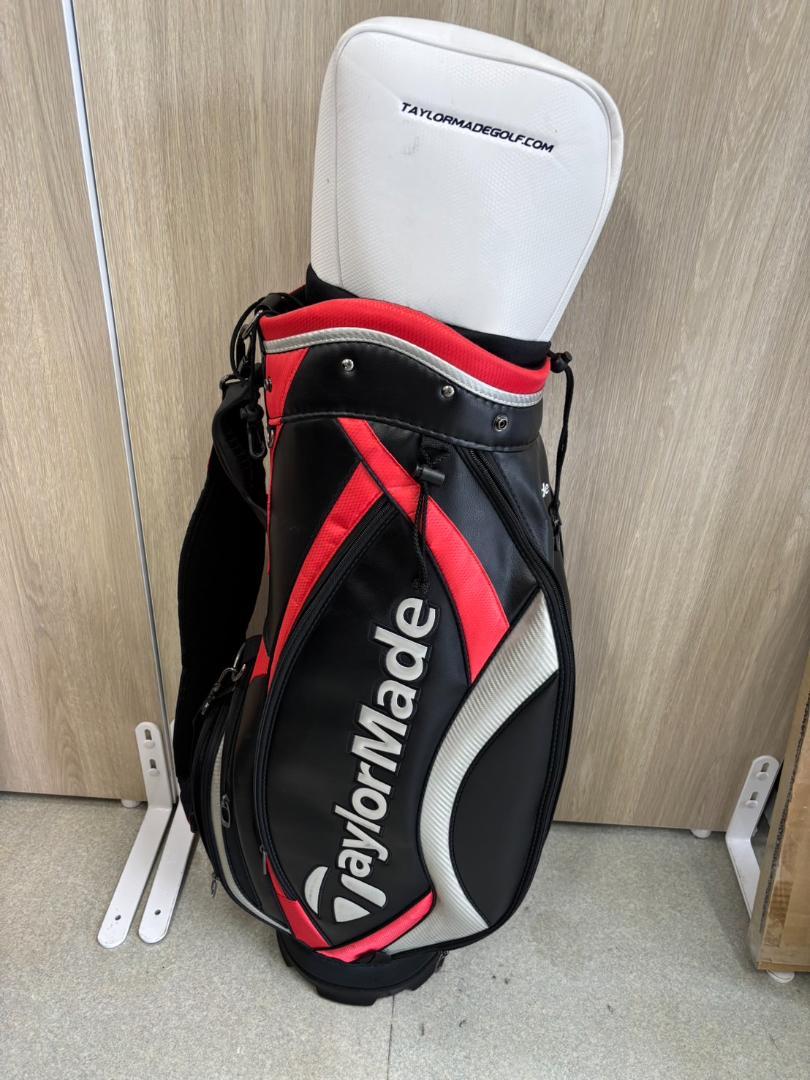TaylorMade ゴルフバック キャディバッグ ブラック×レッド ゴルフ用品