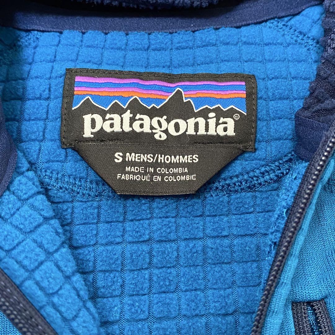 patagonia R1プルオーバー
