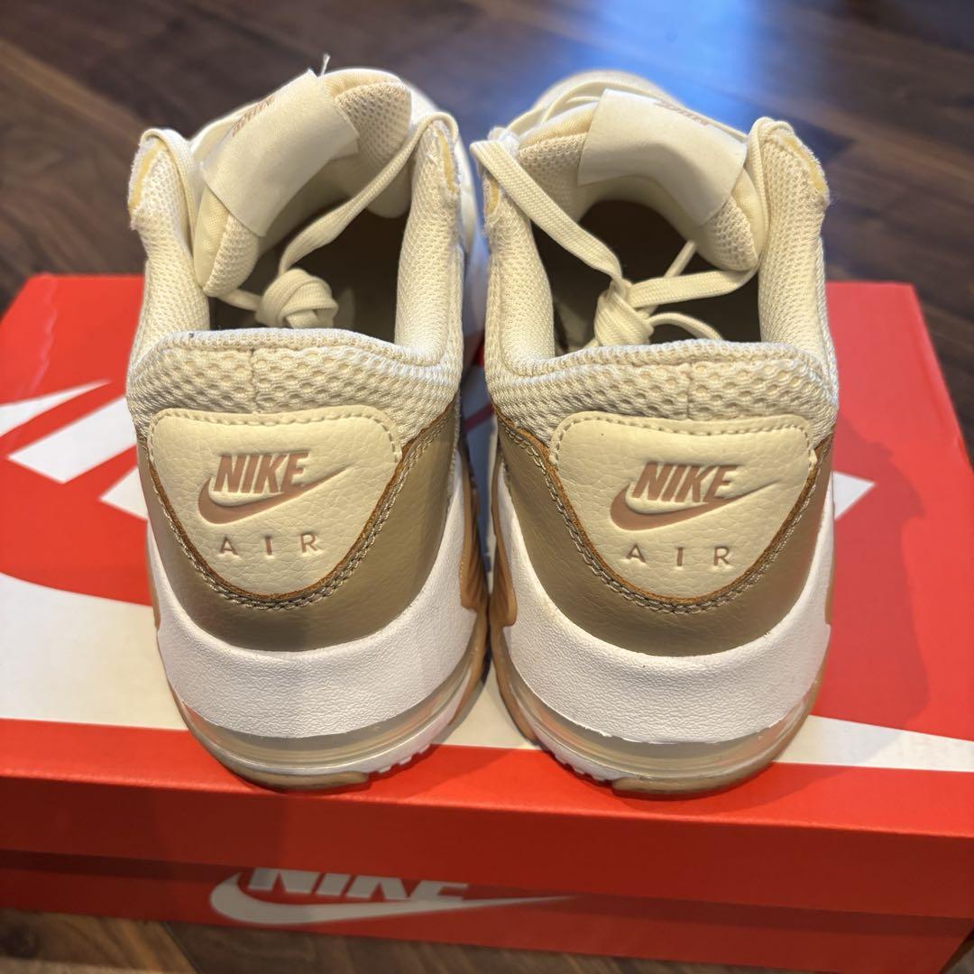 新品　NIKE エアマックスエクシー　24センチ NIKE - 【新品】24cm Nike WMNS Excee エアマックス エクシーの