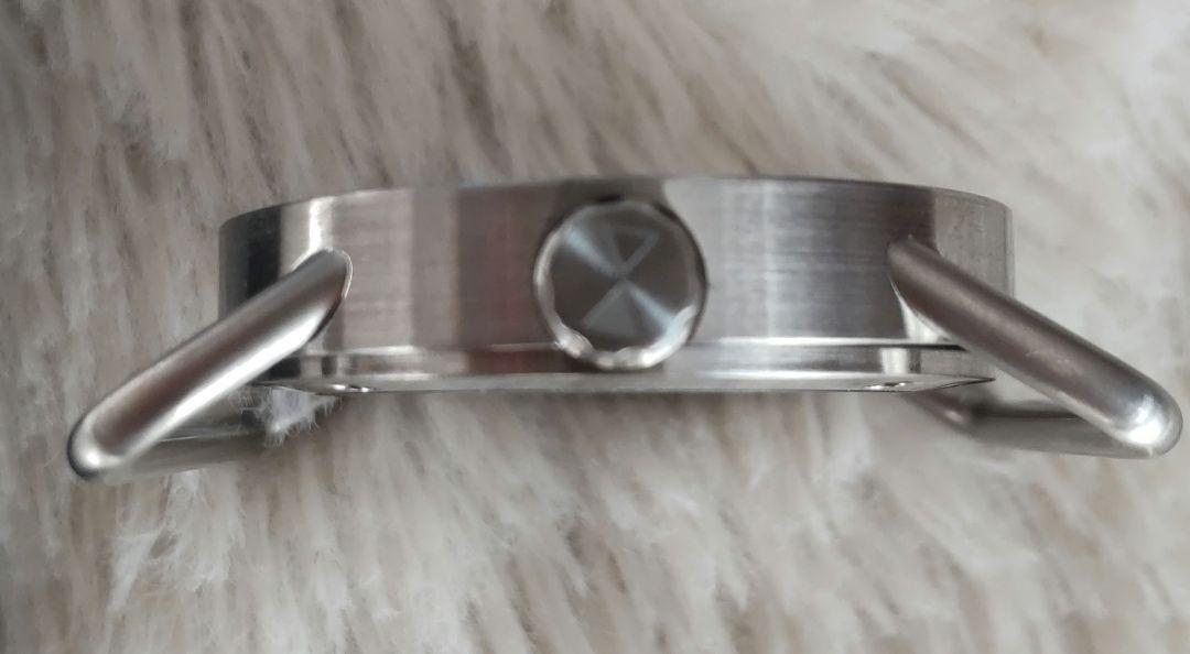 美品 TID WATCHES ブラックラバーベルト時計 シンプルデザイン