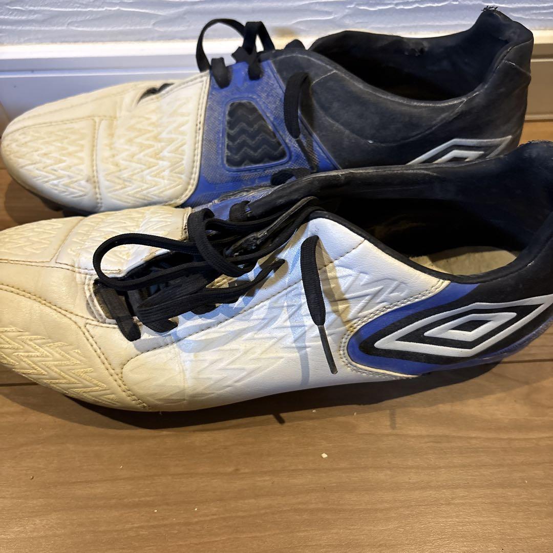Umbro サッカーシューズ ホワイト/ブルー