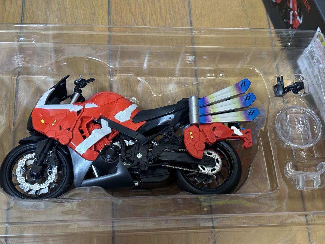 SHフィギュアーツ　ブーストライカー