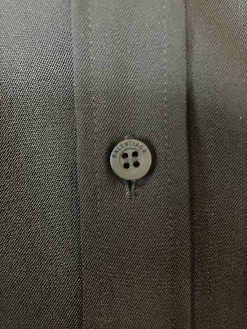 バレンシアガ　スモールフィット　シャツ