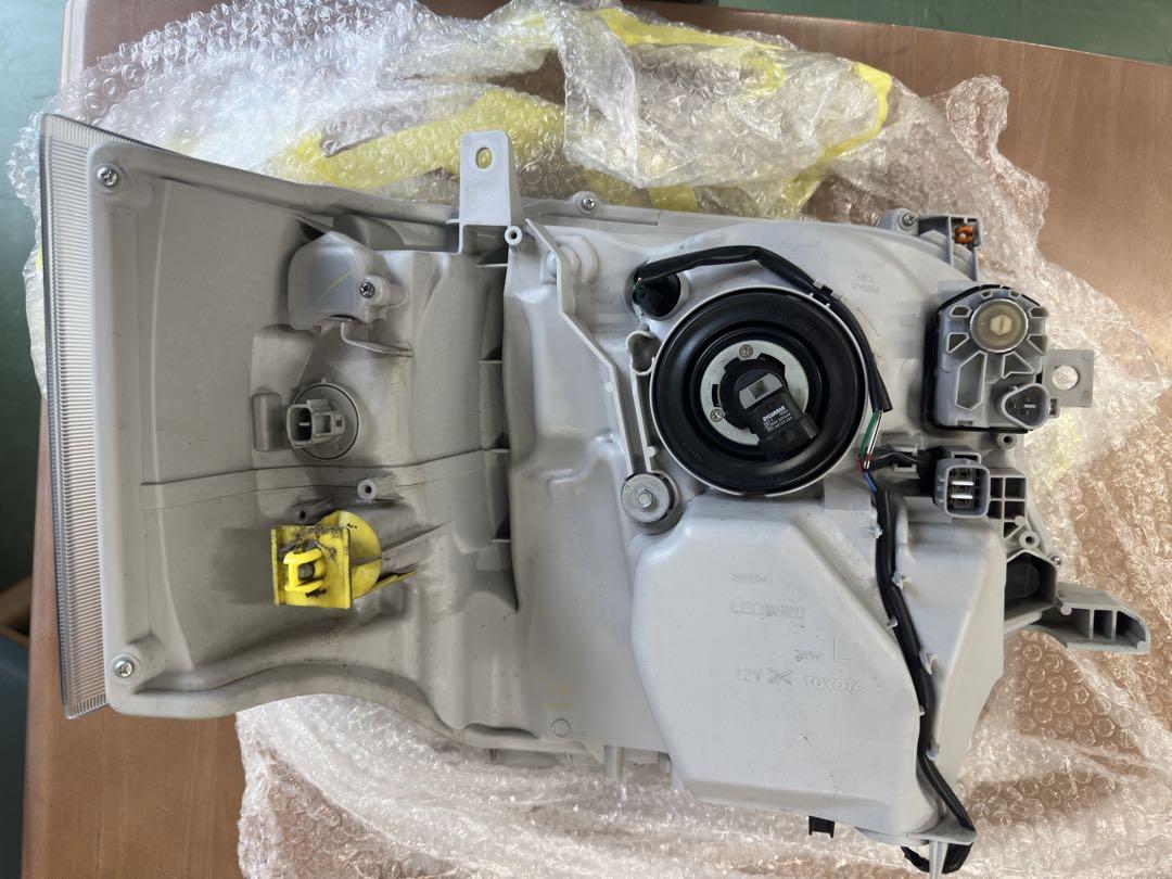 ハイエース　LED純正ヘッドライト　左