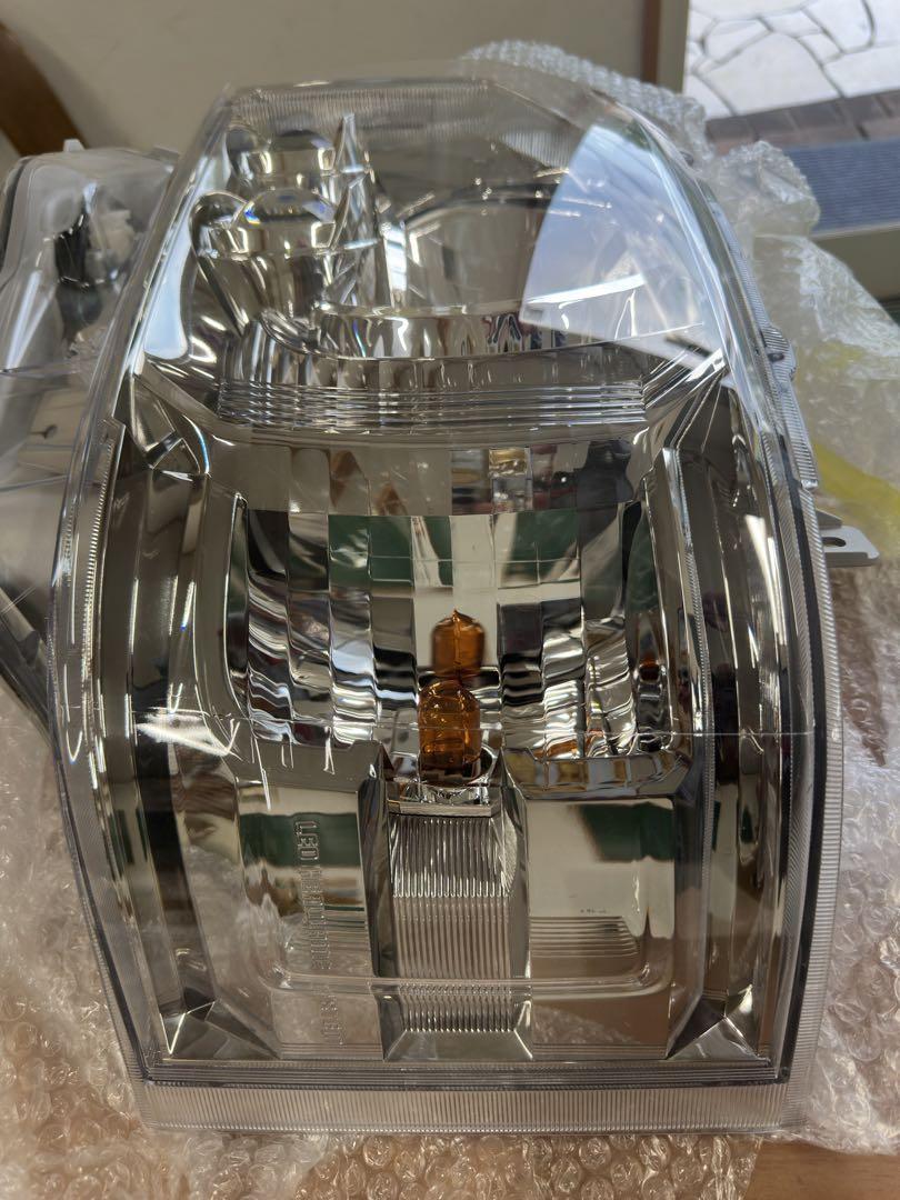ハイエース　LED純正ヘッドライト　左