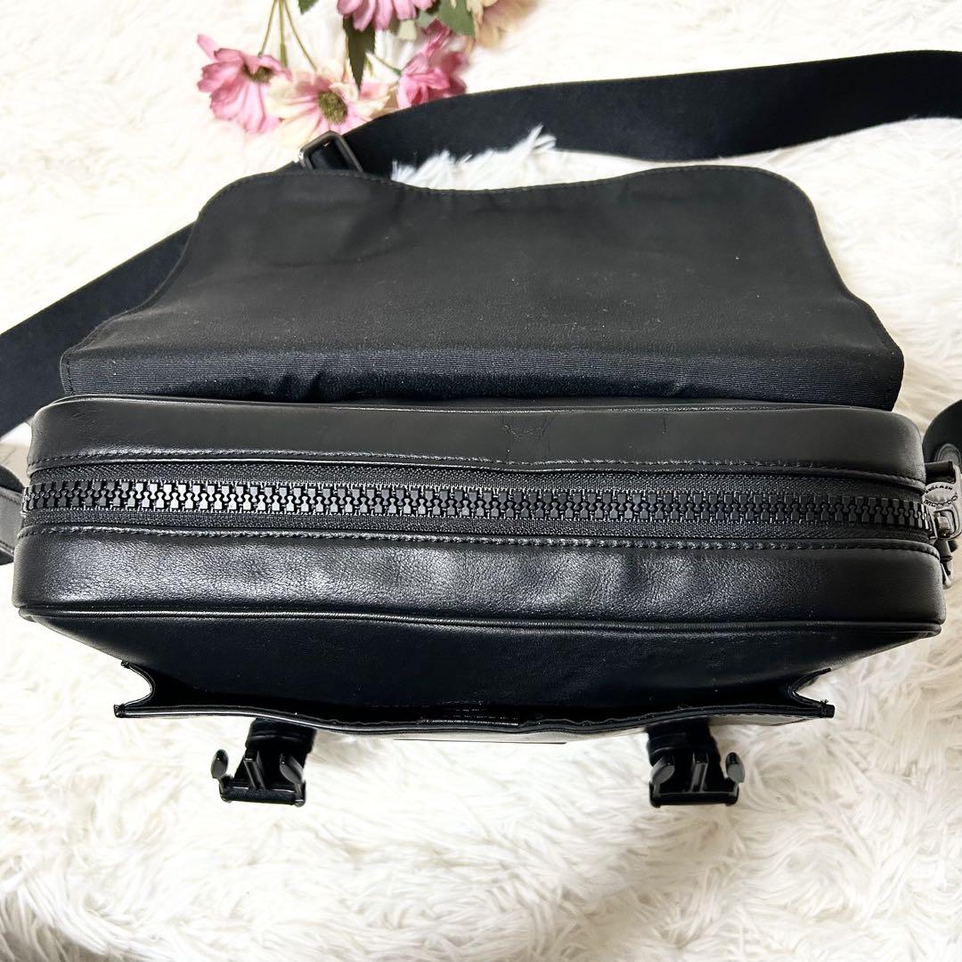 COACH コーチ スムース カーフ レザー トラック クロスボディ バック 黒