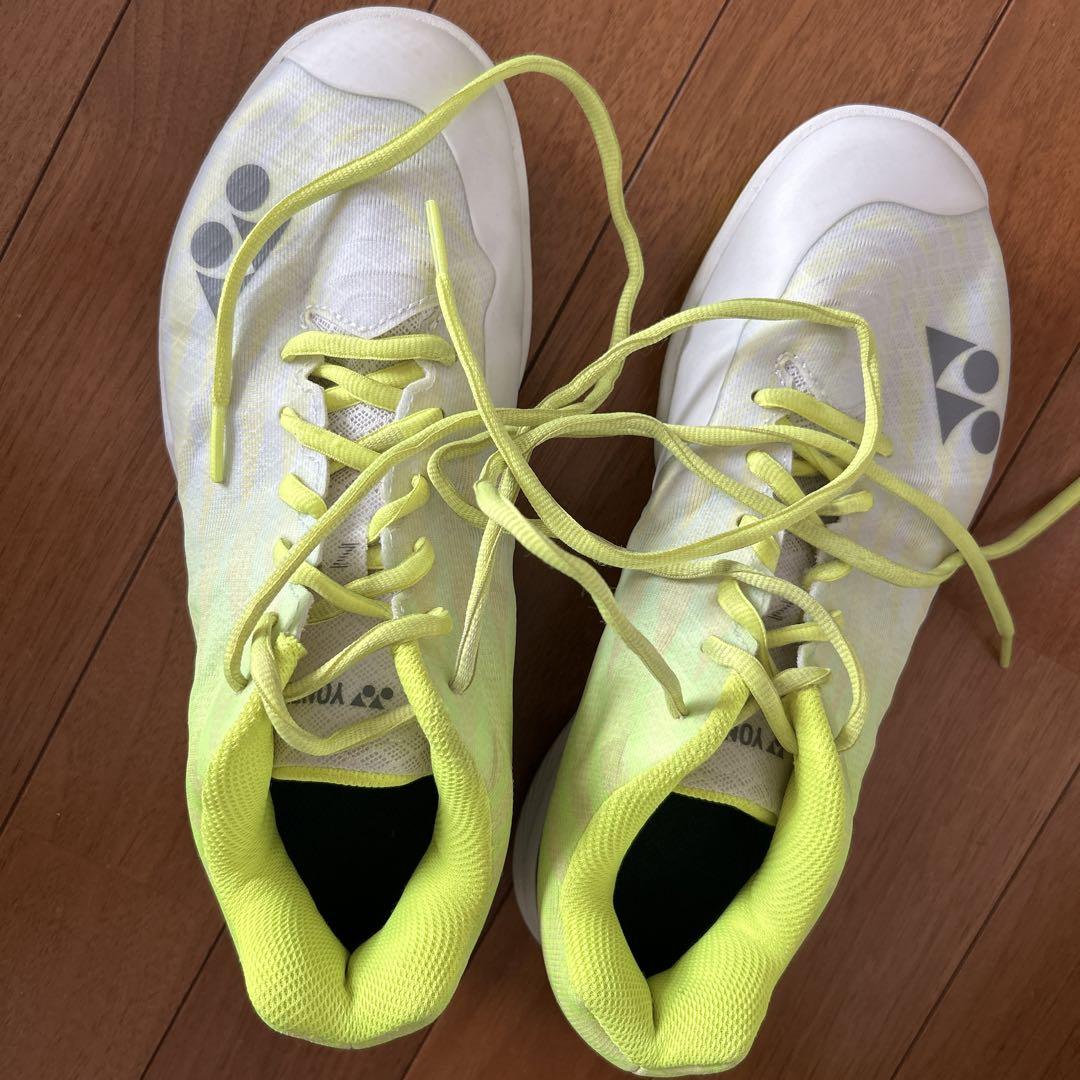 YONEX AERUS ホワイト/イエロー バドミントンシューズ　25センチ