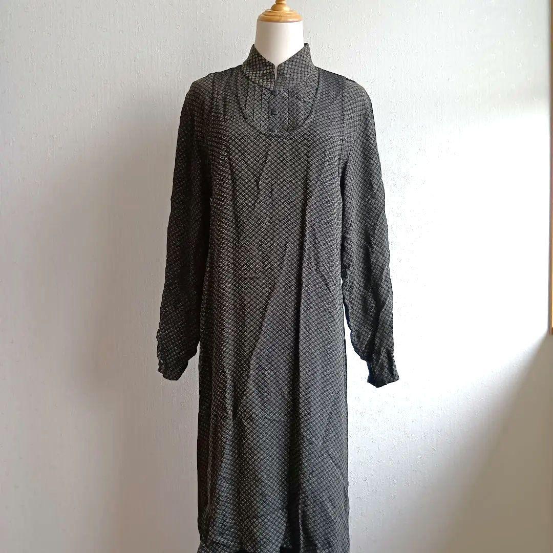 ヒロココシノ 総柄エプロンワンピース ピンタック