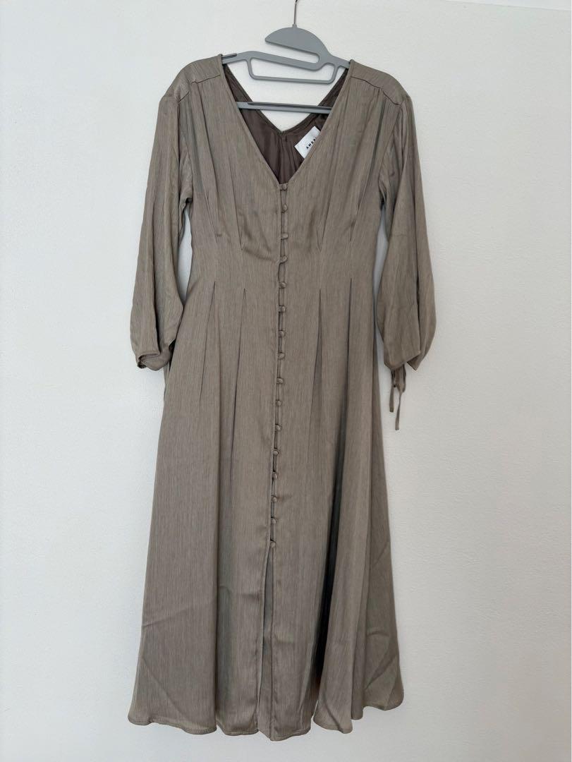 AMERI VINTAGE TUCK SHAPE DRESS