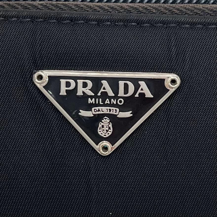 PRADA プラダ 長財布 ナイロン ラウンドファスナー 三角ロゴ
