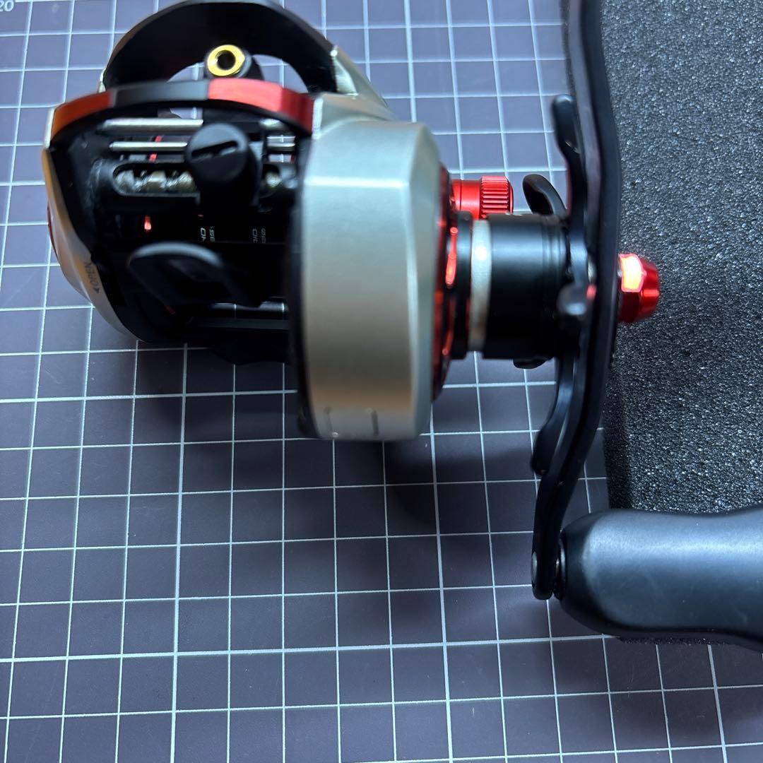 アブ Abu レボ5 STX LP-L REVO5替えスプール2個付き アブ Abu レボ5 STX LP-L REVO5替えスプール2個付き