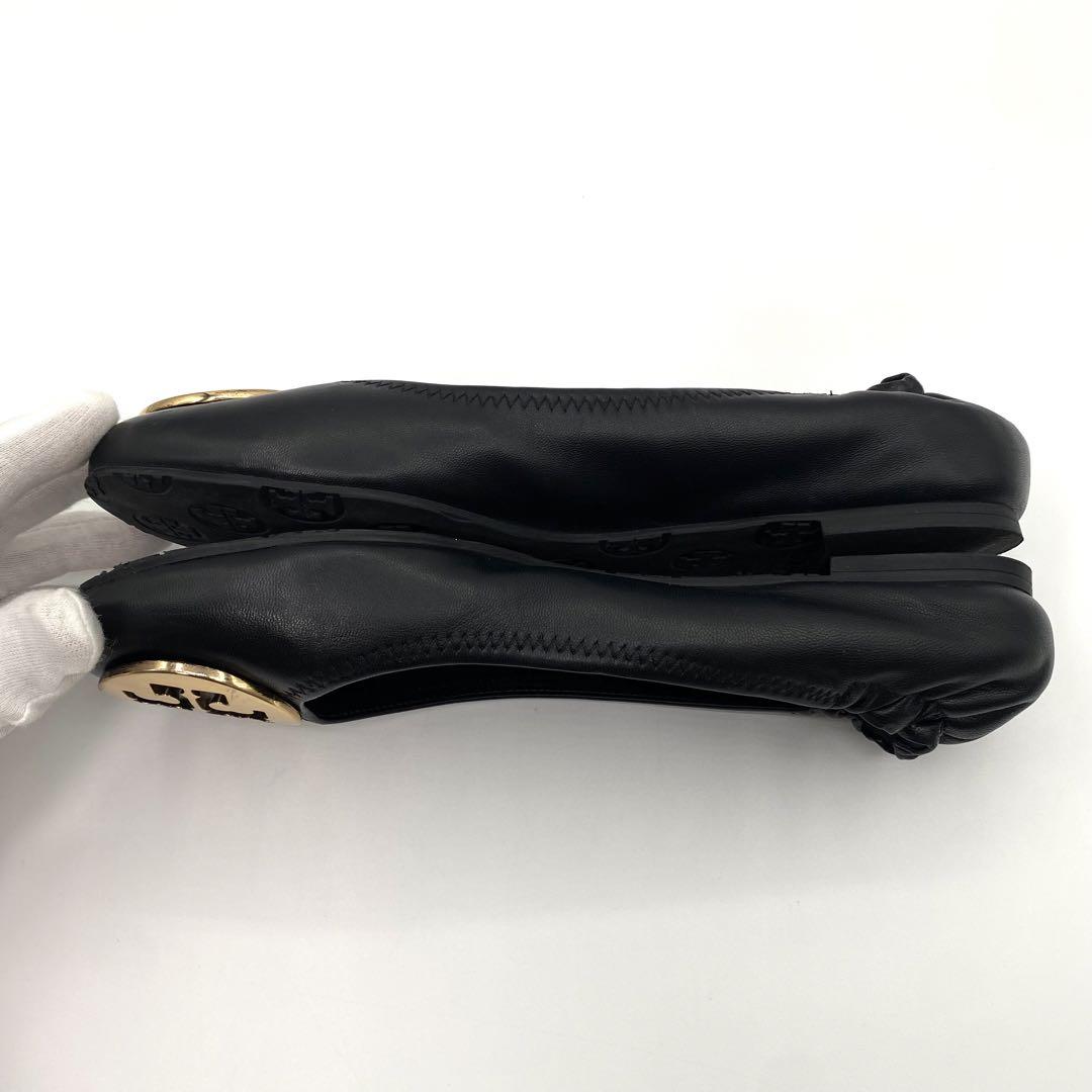 美品　TORY BURCH フラットシューズ　ブラック　レザー　ロゴ　24.5㎝