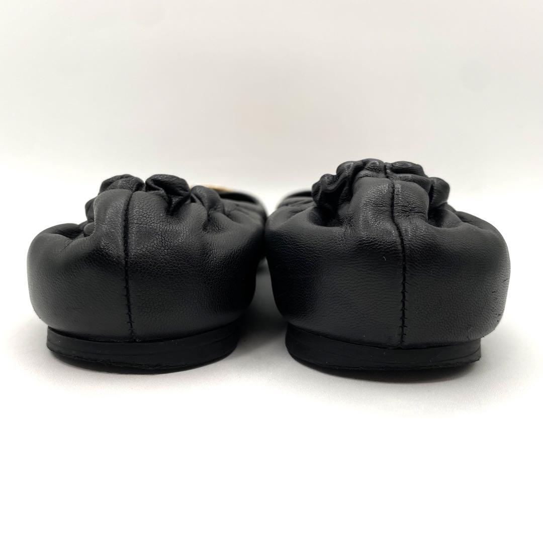 美品　TORY BURCH フラットシューズ　ブラック　レザー　ロゴ　24.5㎝