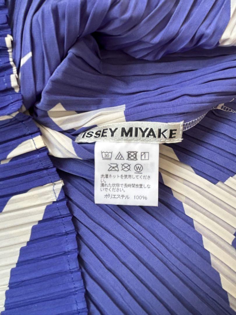 美品Issey Miyake 青 プリーツ トップス ISSEY MIYAKE 青 長袖 トップス
