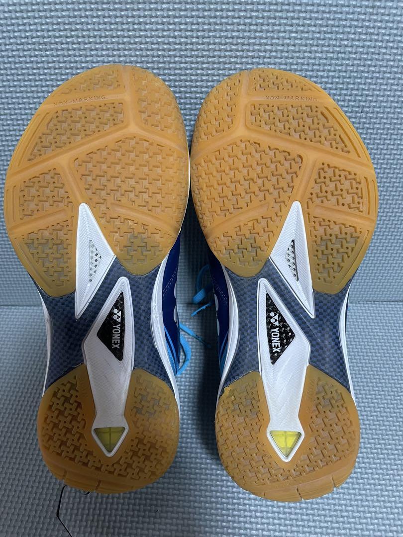 専用　YONEX バドミントンシューズ