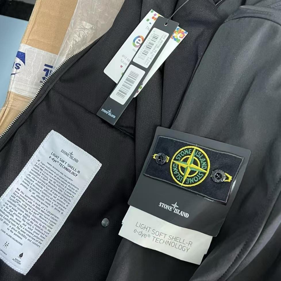 STONE ISLANDフード付きソフトシェルジャケット ブラック L
