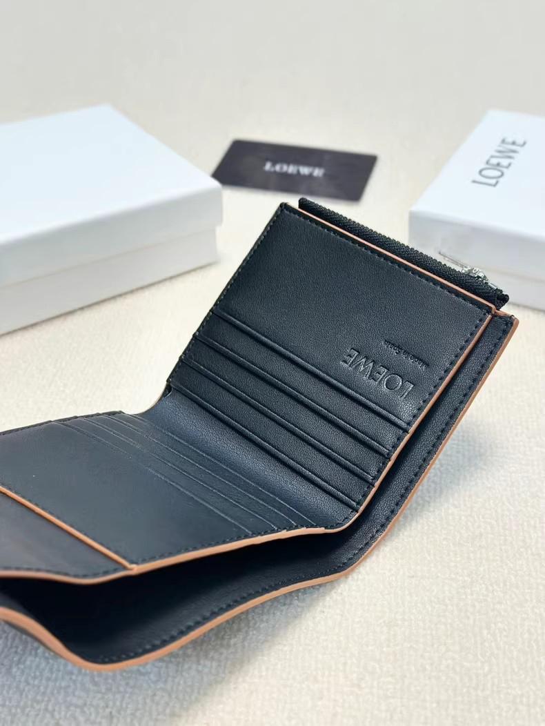LOEWE ブラック レザー 三つ折り財布