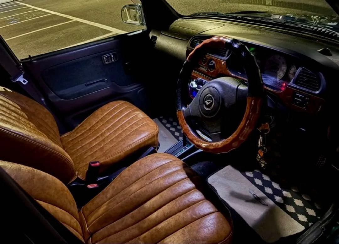 珍 ミラジーノ シートカバー目立った傷や汚れなし