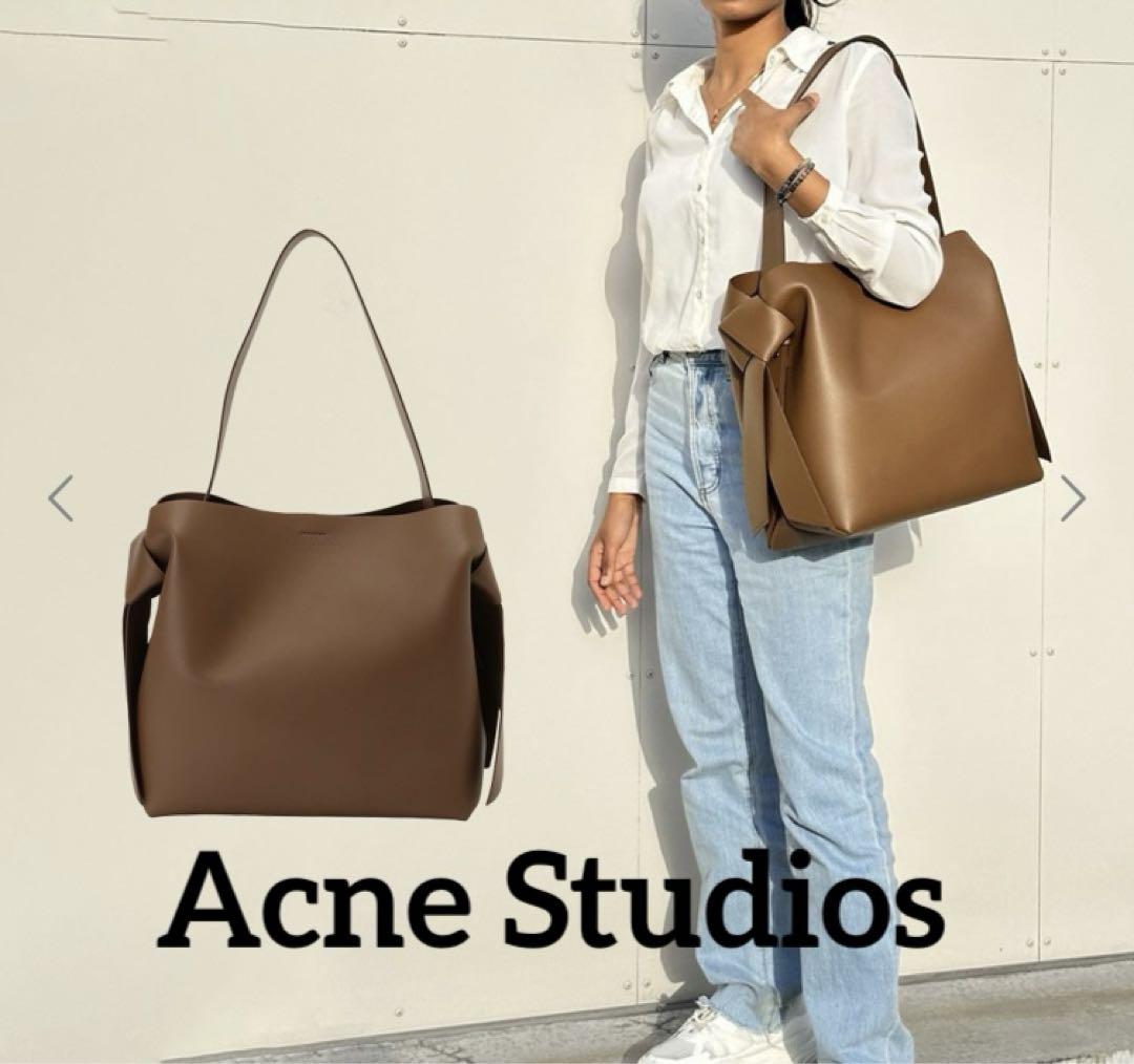 Acne アクネMUSUBI ムスビ　ミディショルダーバッグ　キャメルブラウン