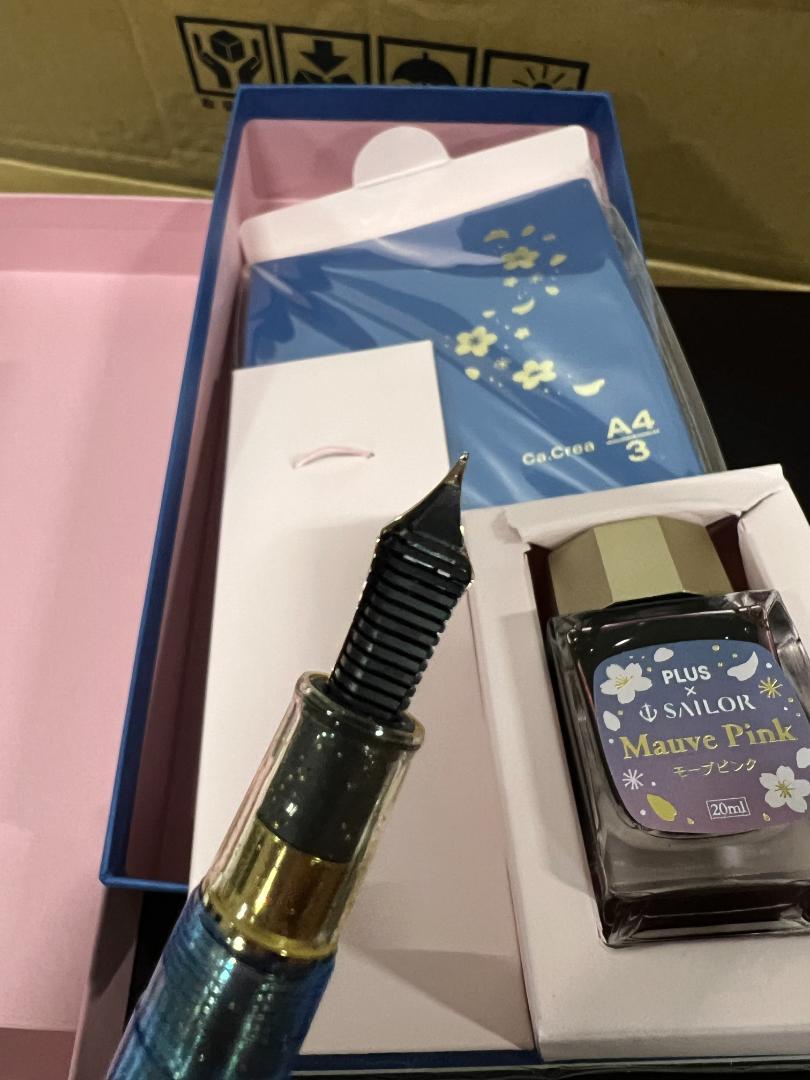 新品plus＋セーラー万年筆 プロフェッショナルギア スリム夜桜限定セット