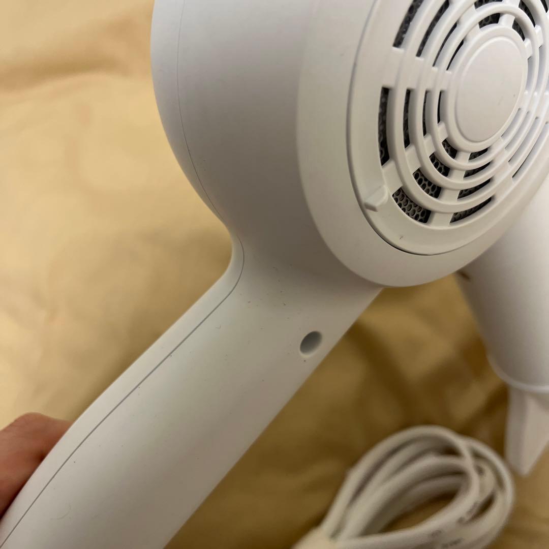 ホリスティックキュア マグネットヘアプロ ドライヤーモイストHCD-P02W