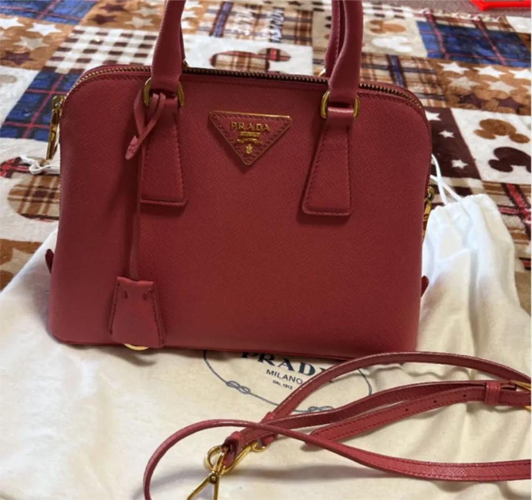 42240円 ハイクオリティ PRADA プラダ サフィアーノ 42240円 ハイクオリティ PRADA プラダ サフィアーノ