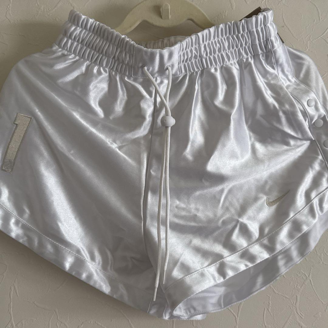 NIKE半袖ウエアー　白色