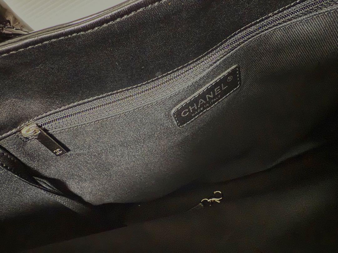 CHANEL シャネル マトラッセ エナメル パテントレザー ショルダーバッグ