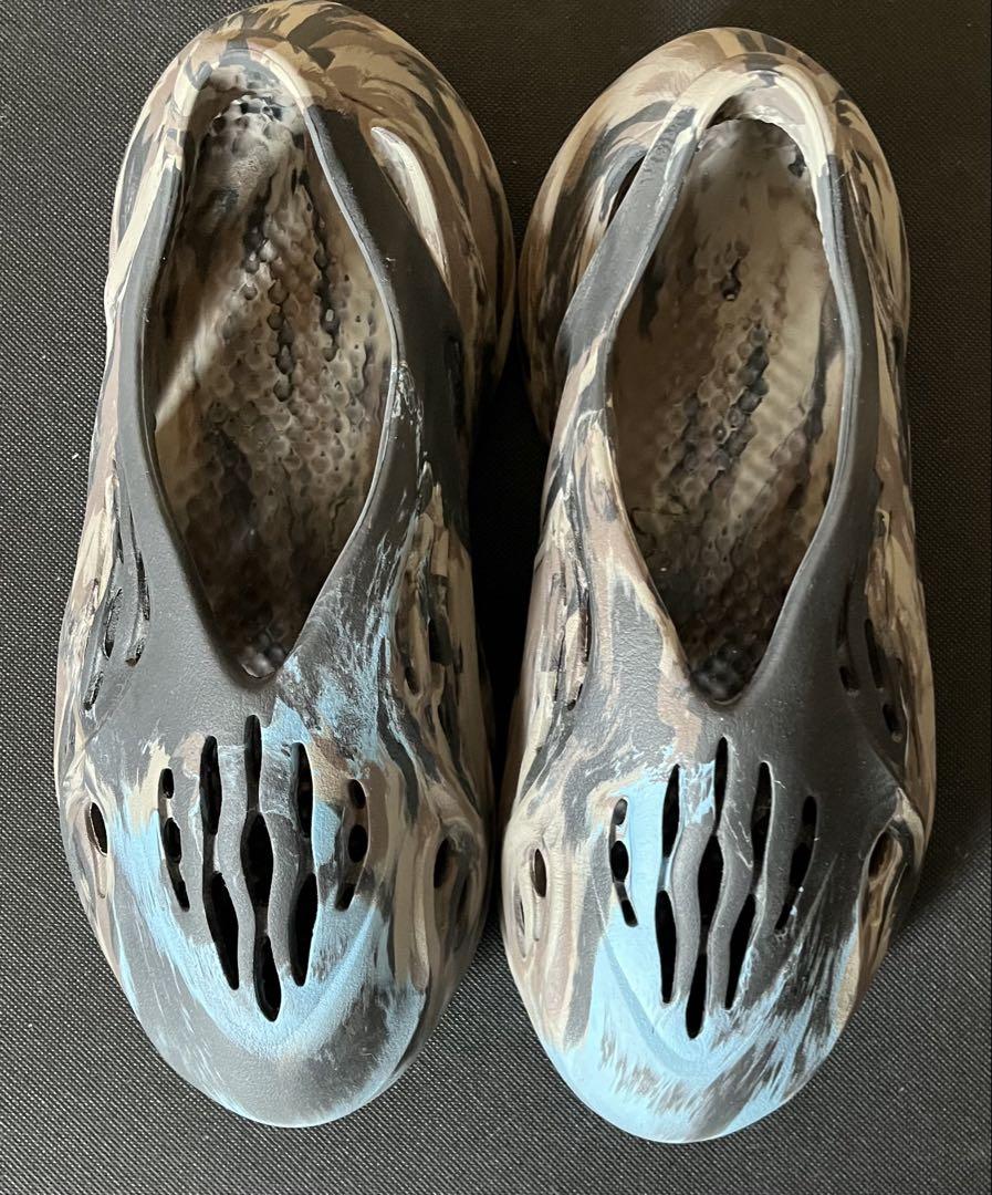 adidas YEEZY サンダル