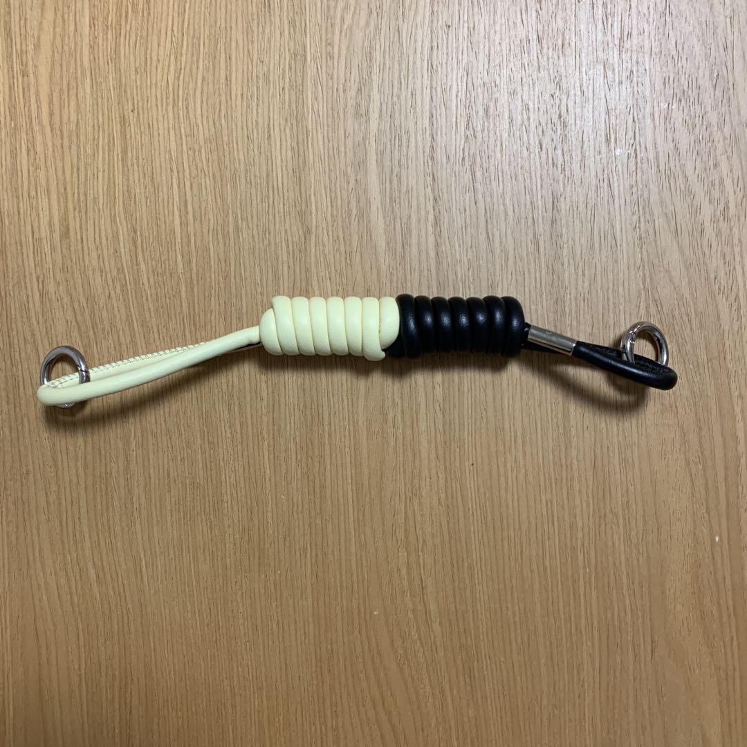 エジュー　コイルストラップ